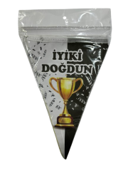 İyiki Doğdun Siyah Beyaz Üçgen Flama